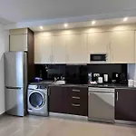 Experience 50m From The Sanctuary Apartment