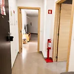 Experience 50m From The Sanctuary Apartment