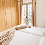 Experience 50m From The Sanctuary Apartment